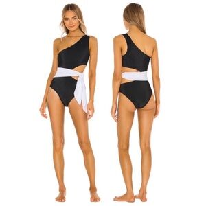 Beach Riot Carlie One Piece Swimsuit Black Cream Small NWOT